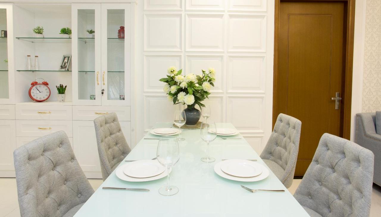 Liam Service Apartment - Vinhome Central Park Хошимин Экстерьер фото
