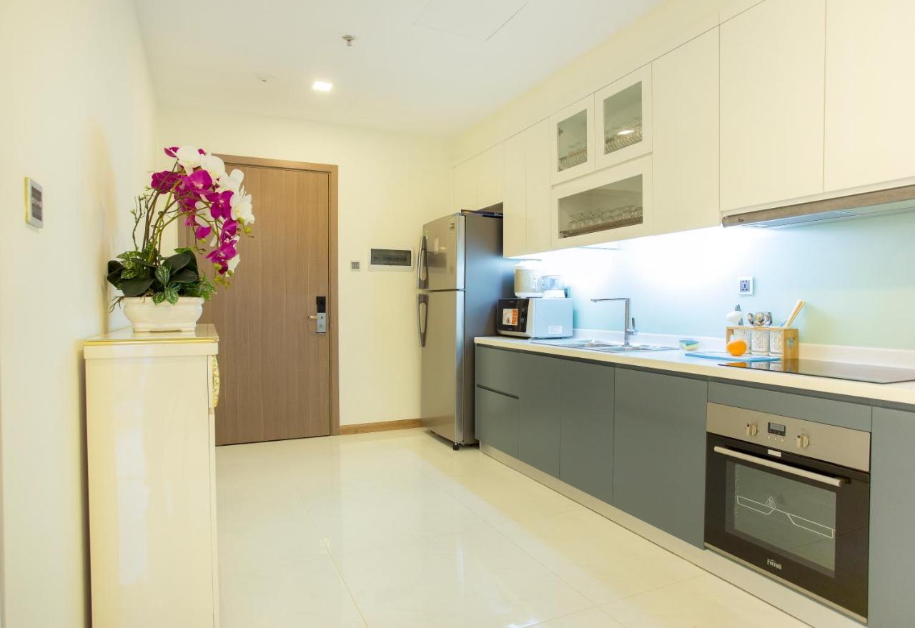 Liam Service Apartment - Vinhome Central Park Хошимин Экстерьер фото