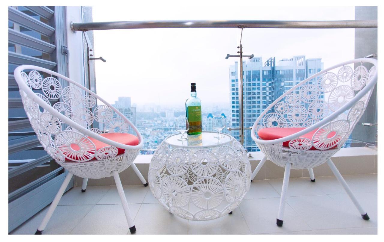 Liam Service Apartment - Vinhome Central Park Хошимин Экстерьер фото