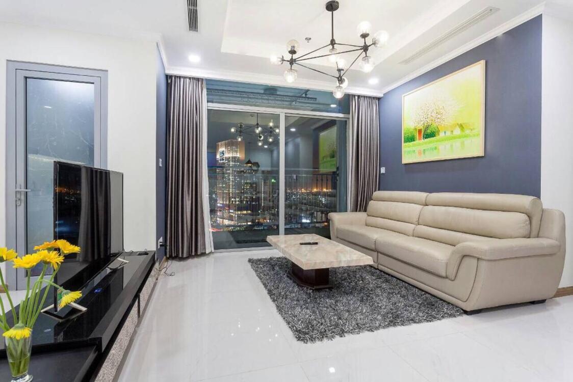 Liam Service Apartment - Vinhome Central Park Хошимин Экстерьер фото