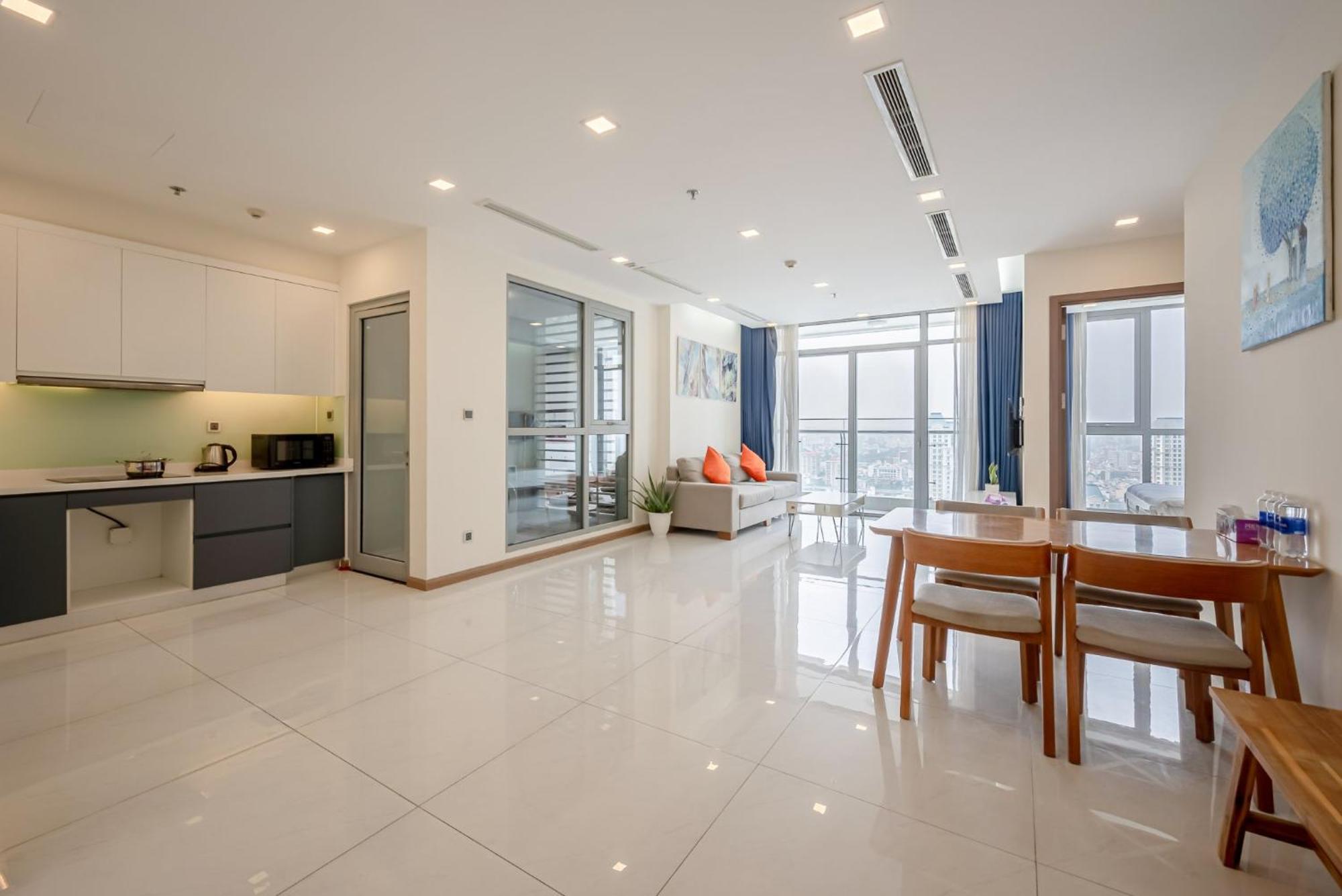 Liam Service Apartment - Vinhome Central Park Хошимин Экстерьер фото